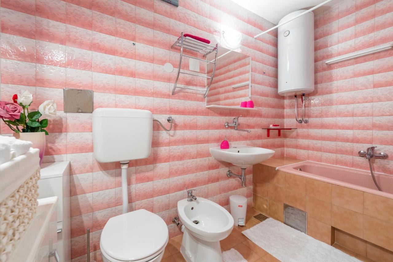Adventure Apartment 75M2 Close To The Center Split Luaran gambar